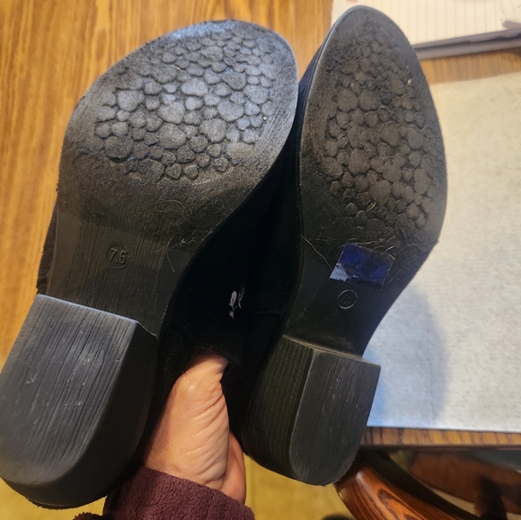 🔵Olivia Miller 'Rosedale' Embroidered Ankle Booties Size 7 1/2 - Picture 2 of 4